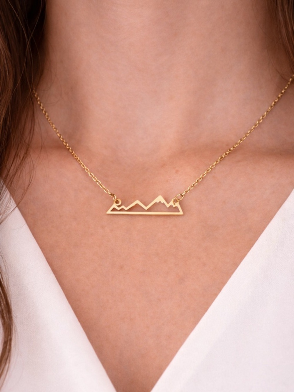 🐣5$/25-Women’s Gold Tone Mountain Pendant Necklace